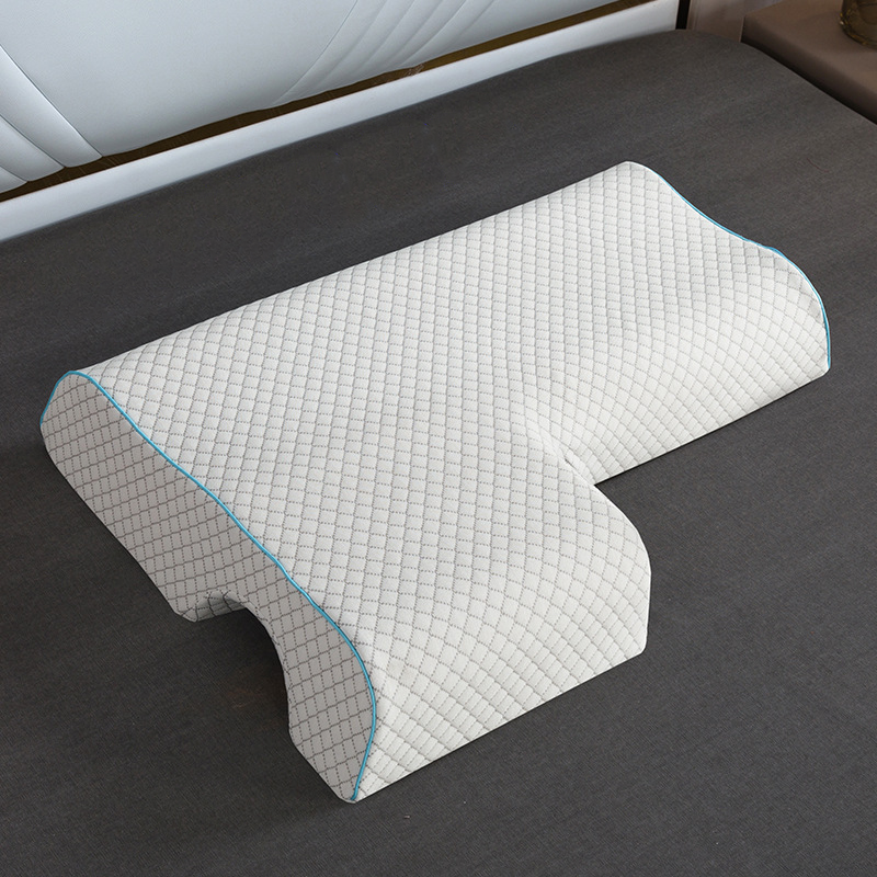 Arched Couple Pillow – packaging and accessories | Buzzora